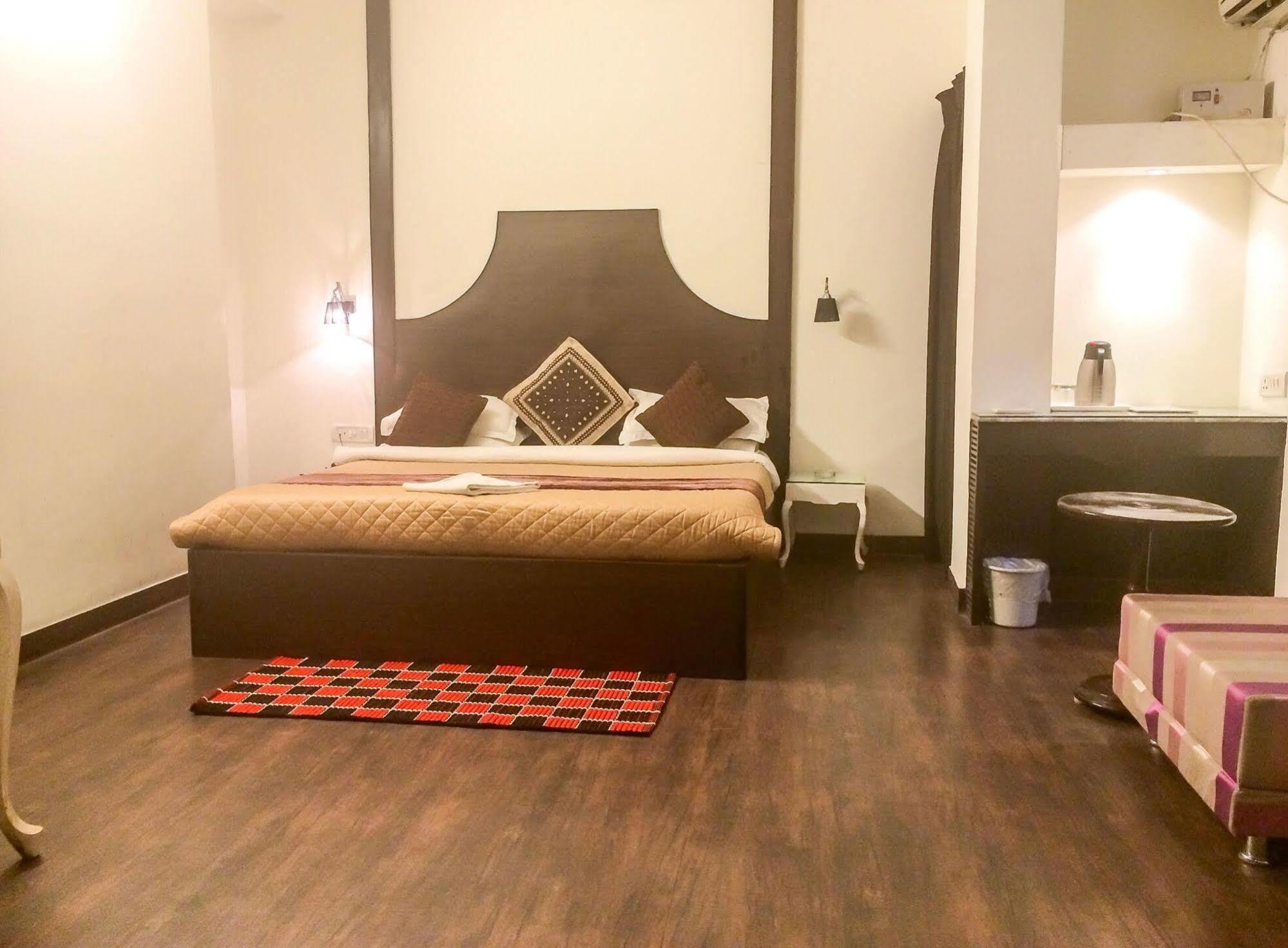 ורנאסי Itsy Hotels Banana Boutique מראה חיצוני תמונה