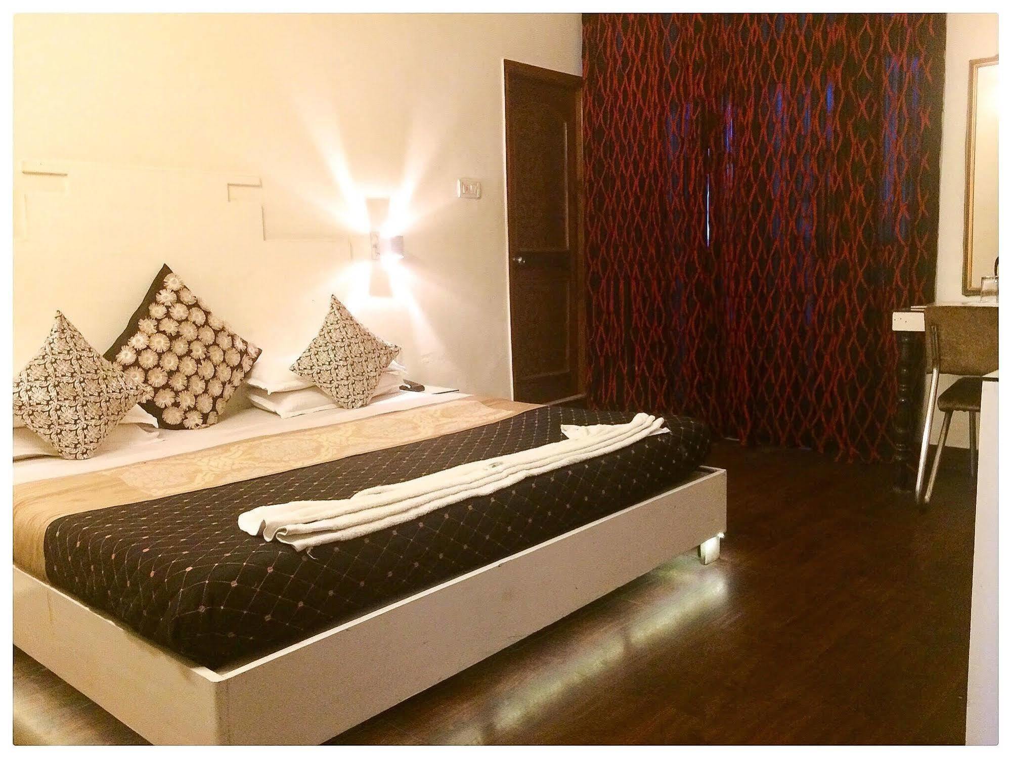 ורנאסי Itsy Hotels Banana Boutique מראה חיצוני תמונה